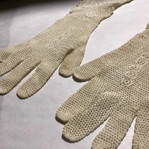 Victorian vintage crochet gloves   Longer style - Picture 7 of 10